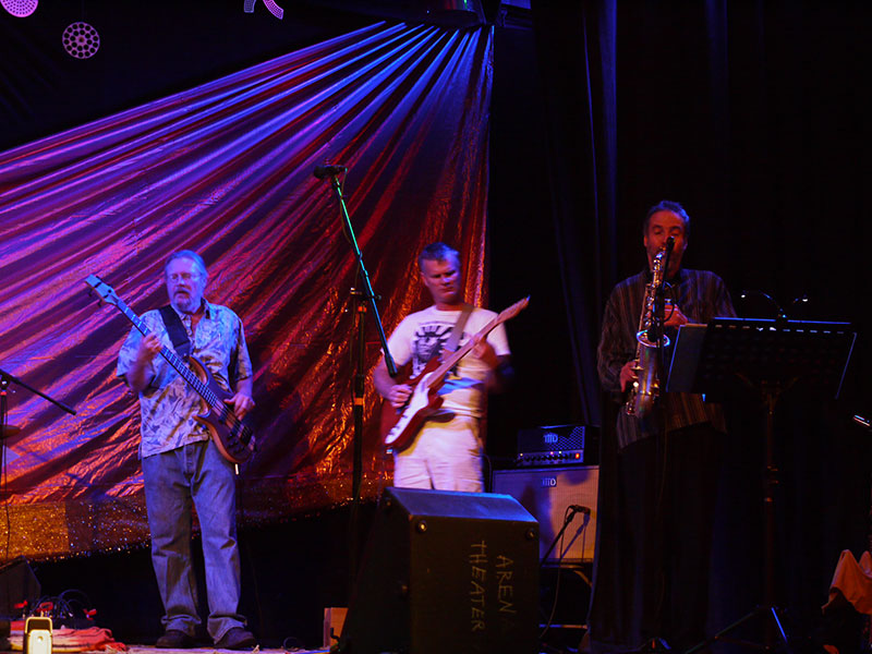 Dave, Tim & Harrison at the Arena Theater, July, 2013; photo by PT Nunn Dave, Tim & Harrison at the Arena Theater, July, 2013; photo by PT Nunn